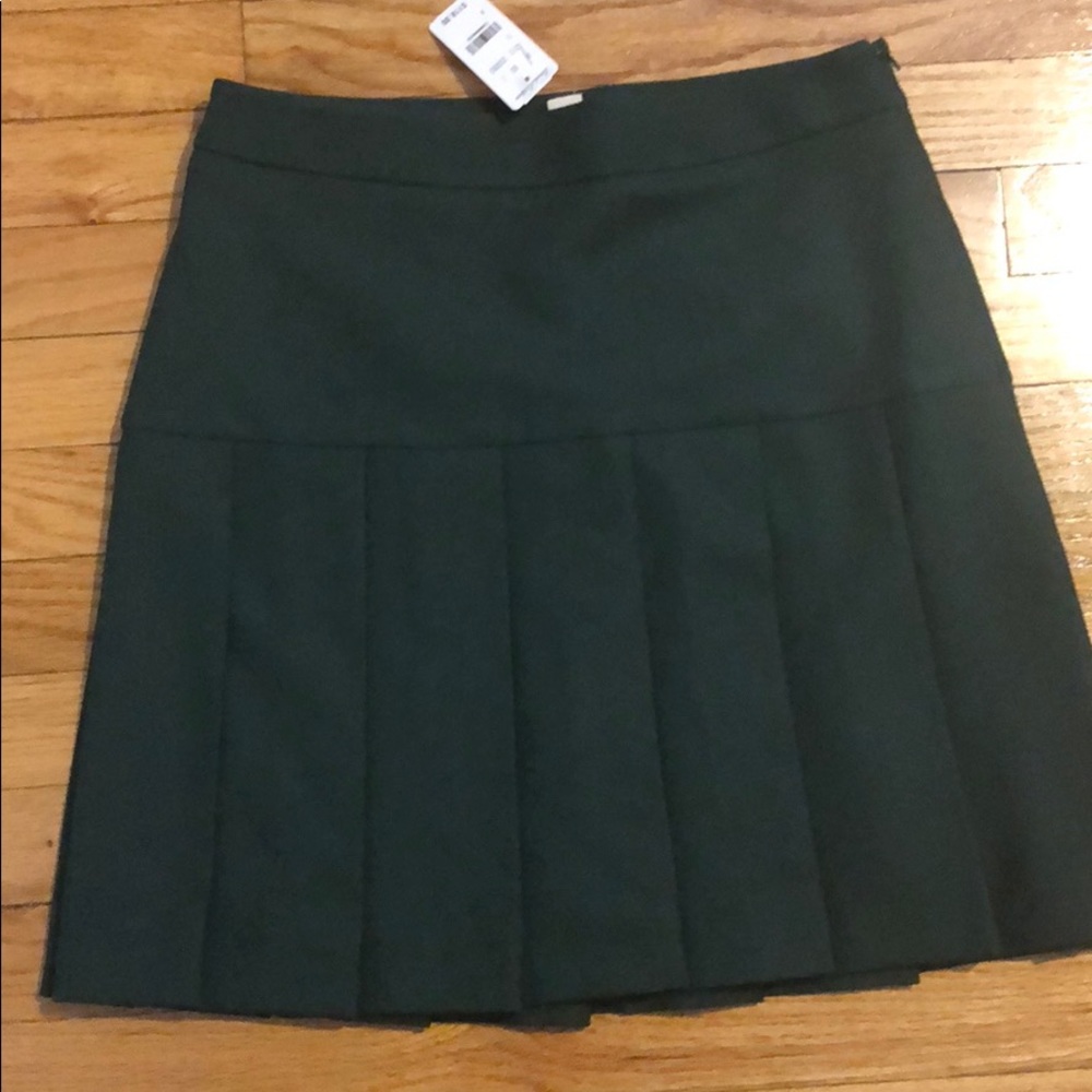 Brooks Brothers Red Fleece skirt. Size 0.